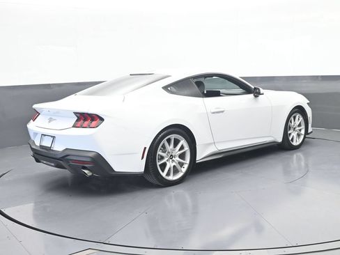Used 2024 Ford Mustang Coupe RWD image 6