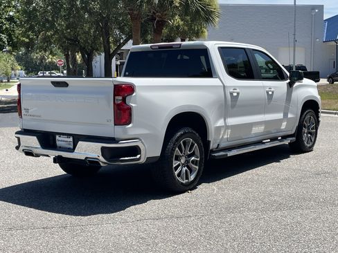 Used 2022 Chevrolet Silverado 1500 LT w/ Z71 Off-Road Package AWD/4WD image 9