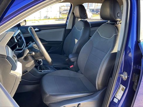 Used 2024 Volkswagen Taos SE image 7