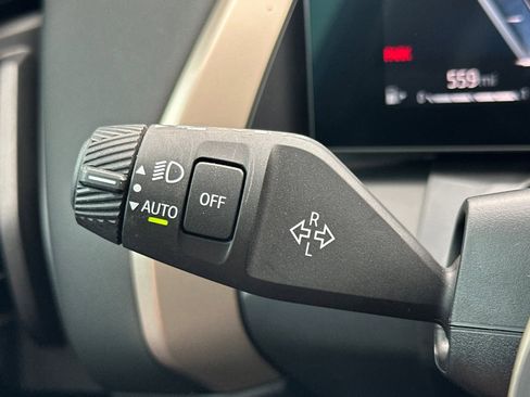 Used 2025 BMW X3 xDrive30i w/ Premium Package image 33