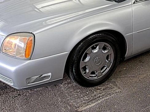 Used 2002 Cadillac De Ville w/ Comfort/Convenience Pkg FWD image 18