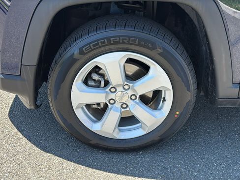 Used 2021 Jeep Compass Latitude w/ Driver Assistance Group AWD/4WD image 10