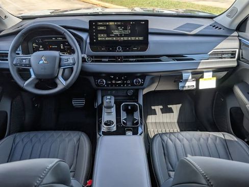 New 2025 Mitsubishi Outlander SEL image 27