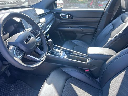 New 2026 Jeep Compass Latitude image 19