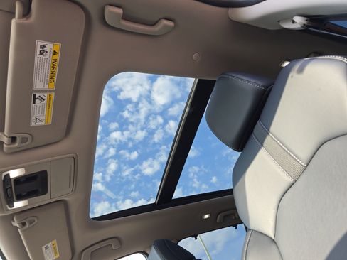 Used 2024 Honda Pilot Touring image 32