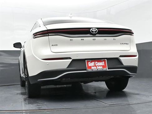 Certified 2023 Toyota Crown AWD/4WD image 32