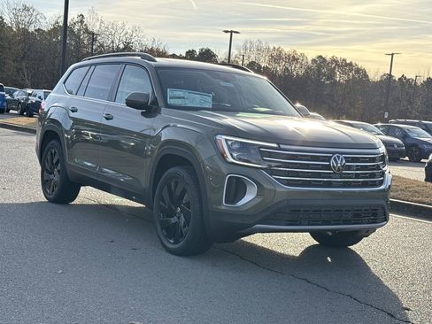 New 2026 Volkswagen Atlas SE image 7