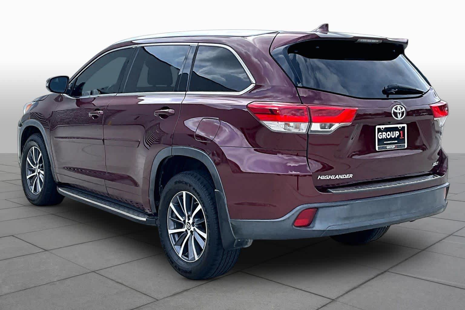 Used 2017 Toyota Highlander XLE FWD image 11