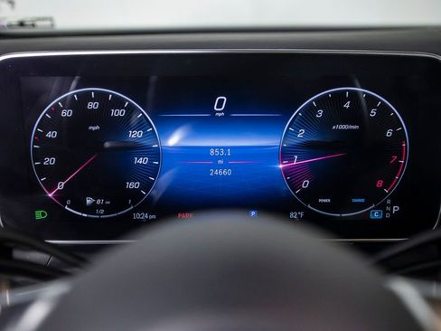 Used 2024 Mercedes-Benz GLC 300 4MATIC image 28