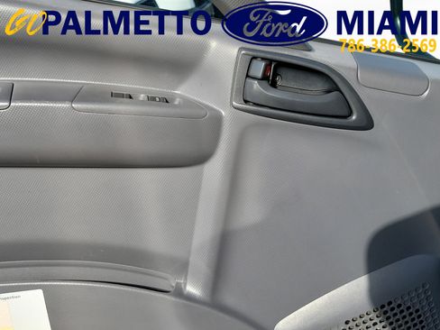 Used 2020 Isuzu NPR RWD image 18