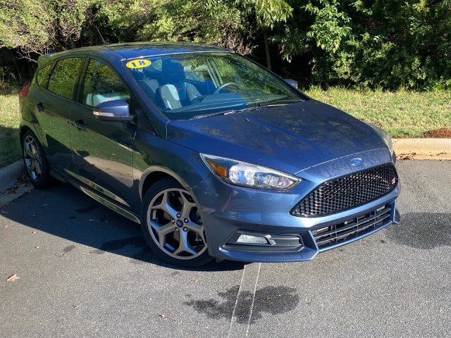 Used 2018 Ford Focus ST FWD image 1