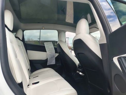 Used 2021 Tesla Model Y Long Range image 26