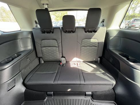 New 2026 Nissan Pathfinder SV image 30