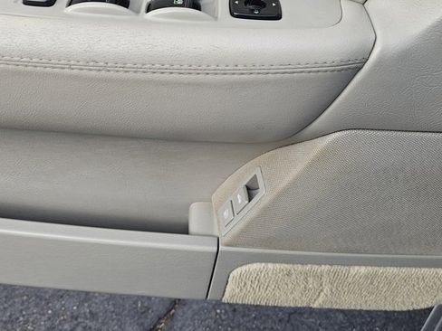 Used 2006 Kia Amanti image 10