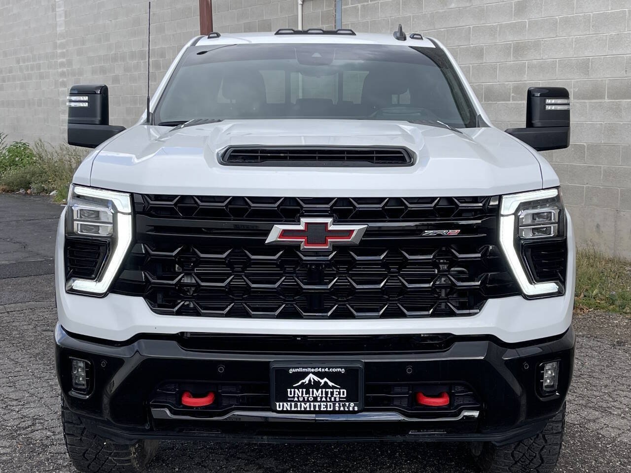 Used 2026 Chevrolet Silverado 2500 ZR2 AWD/4WD image 2