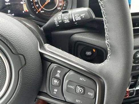 Used 2026 Jeep Wrangler Unlimited Sport AWD/4WD image 33