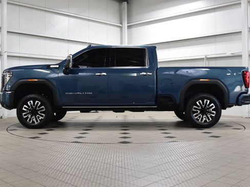 Used 2025 GMC Sierra 2500 Denali Ultimate AWD/4WD image 4