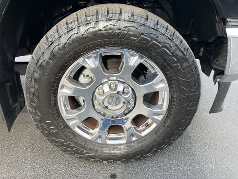 Used 2020 Ford F350 Lariat w/ Chrome Package image 12