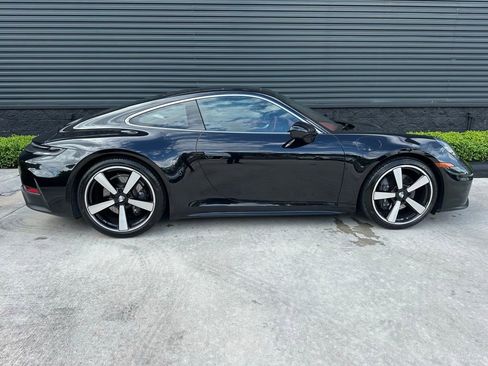 Certified 2025 Porsche 911 Carrera RWD image 10