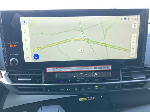 Certified 2025 Toyota Sienna XLE image 20