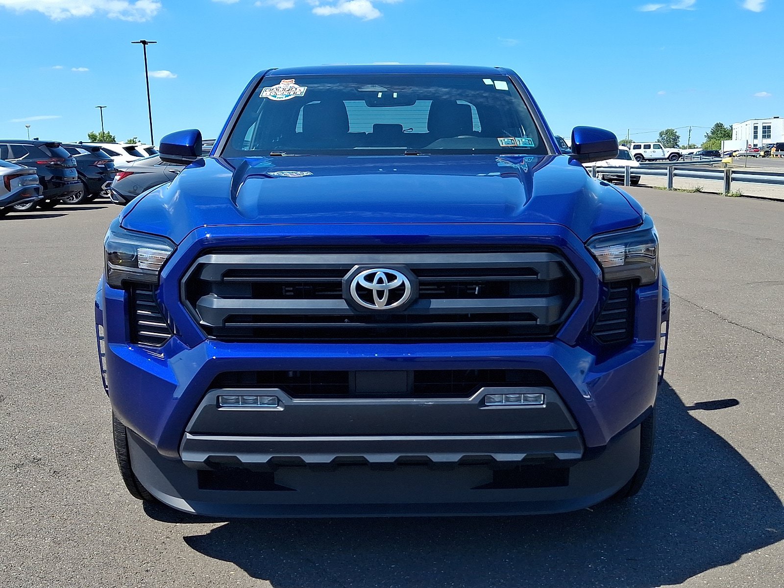 Used 2025 Toyota Tacoma SR5 AWD/4WD image 2