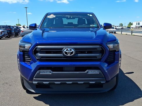 Used 2025 Toyota Tacoma SR5 AWD/4WD image 2
