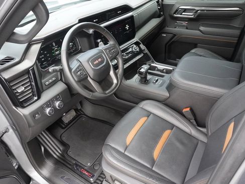 Used 2024 GMC Sierra 1500 AT4 w/ Technology Package AWD/4WD image 18