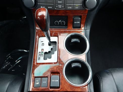 Used 2013 Toyota Highlander Limited image 39