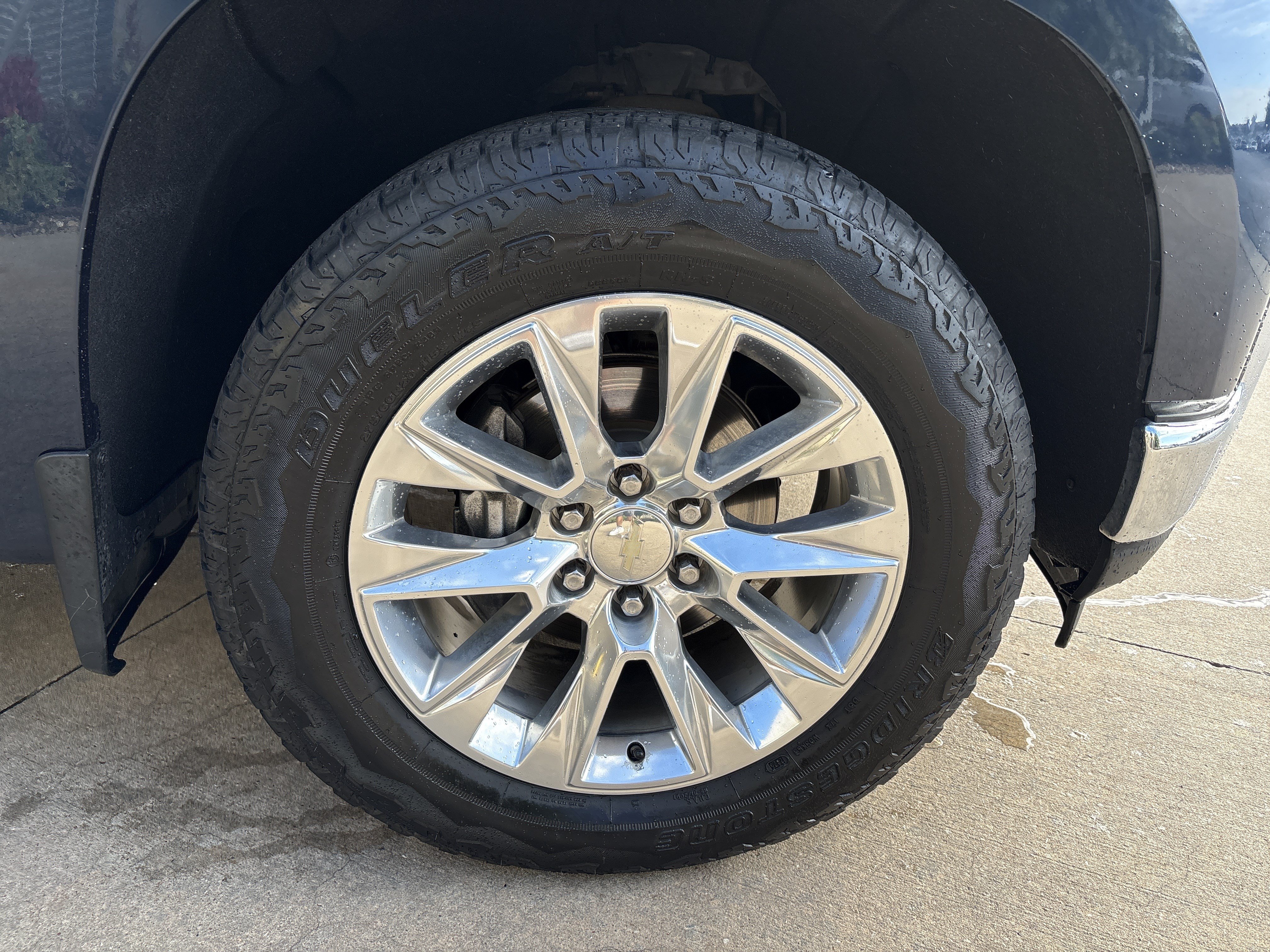 Used 2019 Chevrolet Silverado 1500 LTZ w/ LTZ Premium Package AWD/4WD image 13