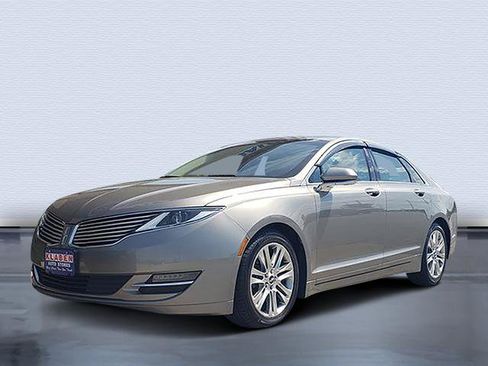 Used 2015 Lincoln MKZ FWD image 1