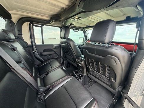 Used 2021 Jeep Gladiator Rubicon AWD/4WD image 17
