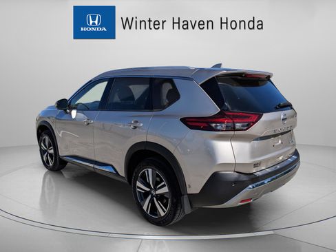 Used 2021 Nissan Rogue Platinum image 6