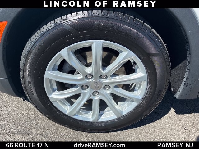 Used 2022 Cadillac XT4 Luxury w/ Cold Weather Package AWD/4WD image 24