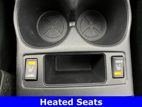 Used 2020 Nissan Rogue SV image 11