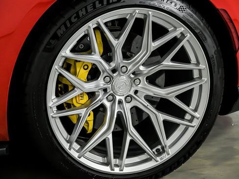 Used 2019 Ferrari 812 Superfast RWD image 14