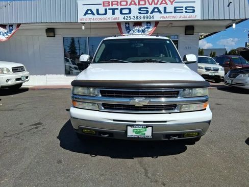 Used 2004 Chevrolet Tahoe LT w/ LT Preferred Equipment Group AWD/4WD image 2