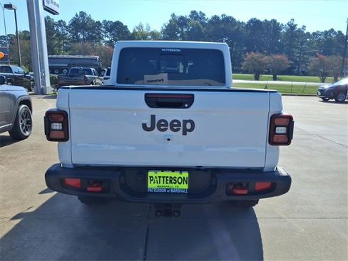 New 2025 Jeep Gladiator Rubicon image 3