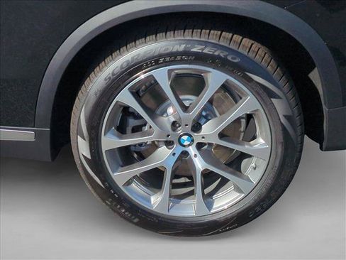 New 2026 BMW X5 xDrive50e w/ Premium Package AWD/4WD image 10