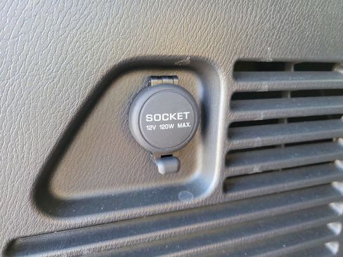 Certified 2022 Nissan Armada SL w/ Captain's Chairs Package image 12