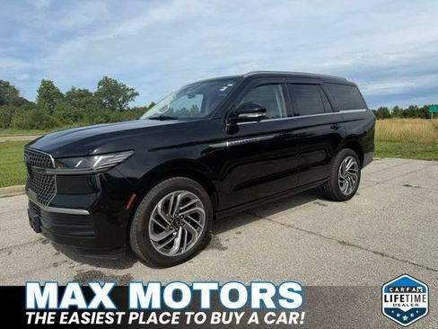 Used 2025 Lincoln Navigator Reserve AWD/4WD image 14