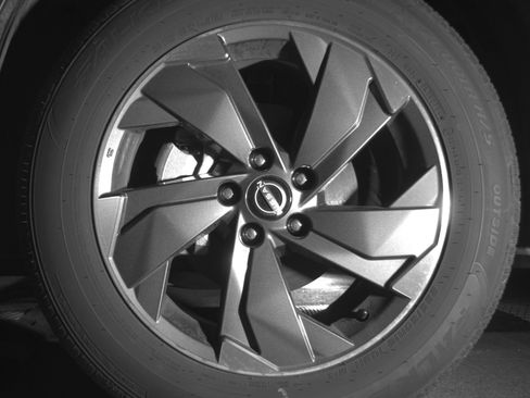 Used 2025 Nissan Rogue SV image 12