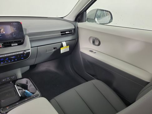 New 2026 Hyundai Ioniq 5 SEL image 7