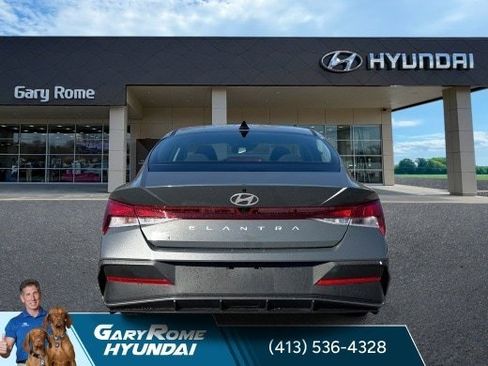 Used 2024 Hyundai Elantra SEL FWD image 7