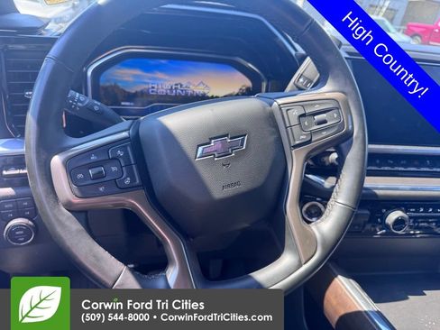 Used 2024 Chevrolet Silverado 2500 High Country w/ High Country Premium Package AWD/4WD image 4