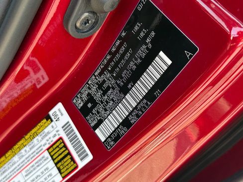 Used 2025 Toyota Sienna LE FWD image 32