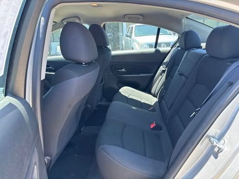 Used 2016 Chevrolet Cruze LT FWD image 11