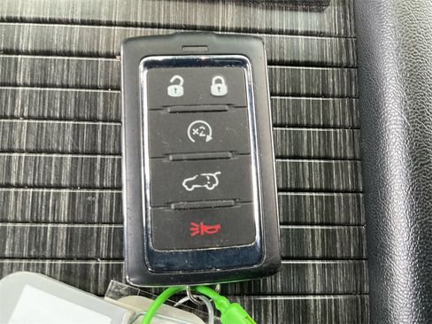 Used 2024 Jeep Wagoneer Series II w/ Flexible Seating Group image 38