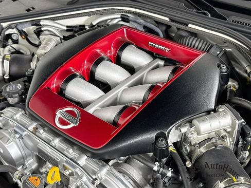Used 2021 Nissan GT-R NISMO AWD/4WD image 43