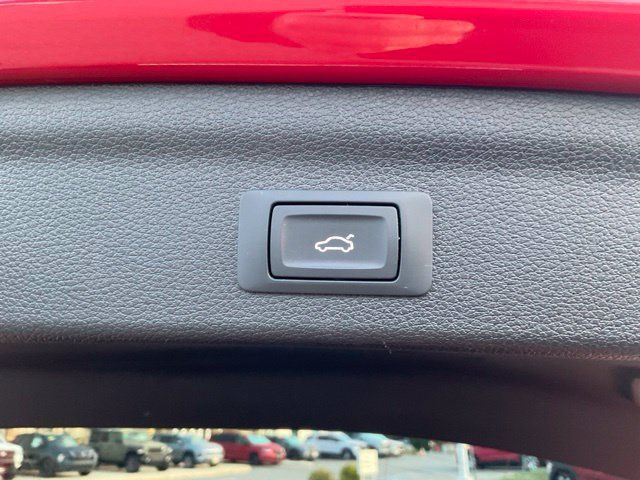 Used 2025 Audi Q3 2.0T Premium AWD/4WD image 9