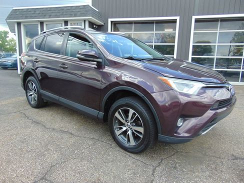 Used 2016 Toyota RAV4 XLE AWD/4WD image 6